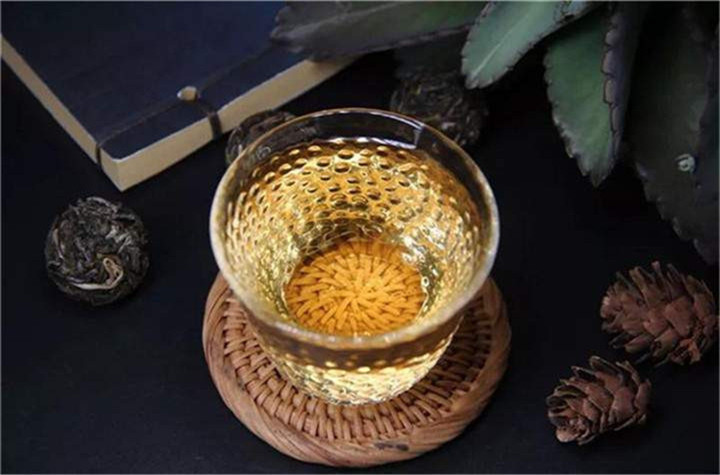 杭州高级茶艺师培训学校_如何辨别各类茶叶是否过期？过期茶叶该如何妙用？